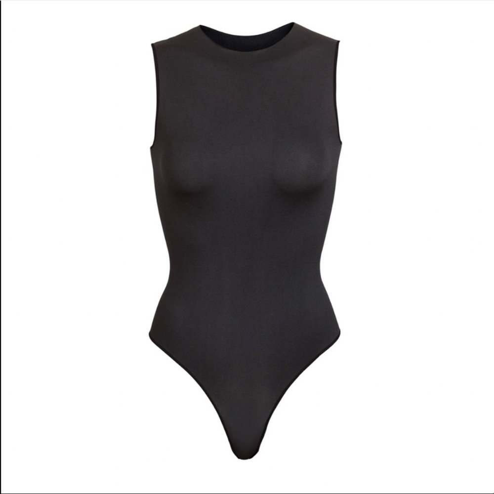 SKIMS ESSENTIAL CREW NECK SLEEVELESS BODYSUIT NWOT